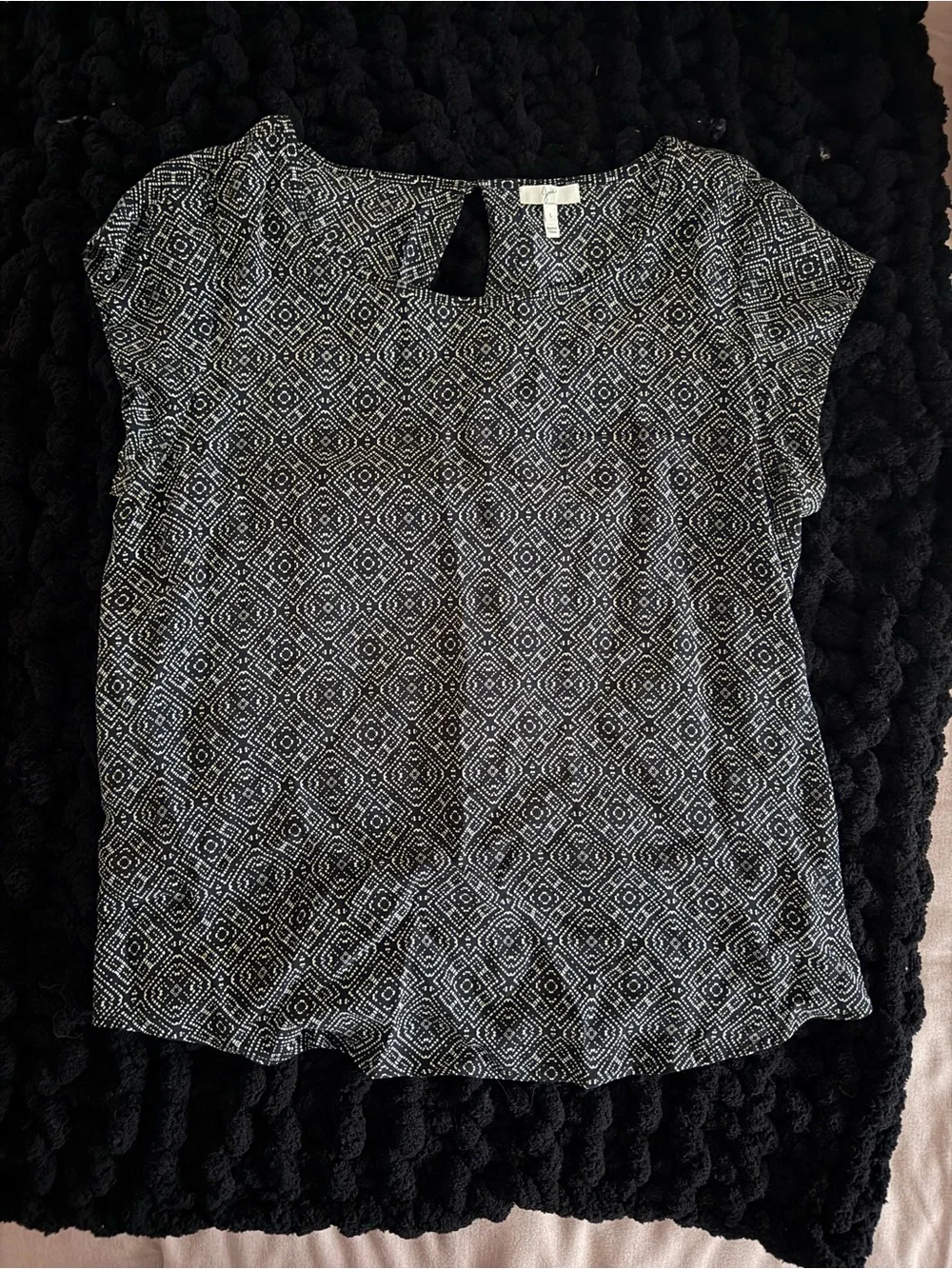Joie Black & White Geometric Short Sleeve Blouse - Picture 1 of 6
